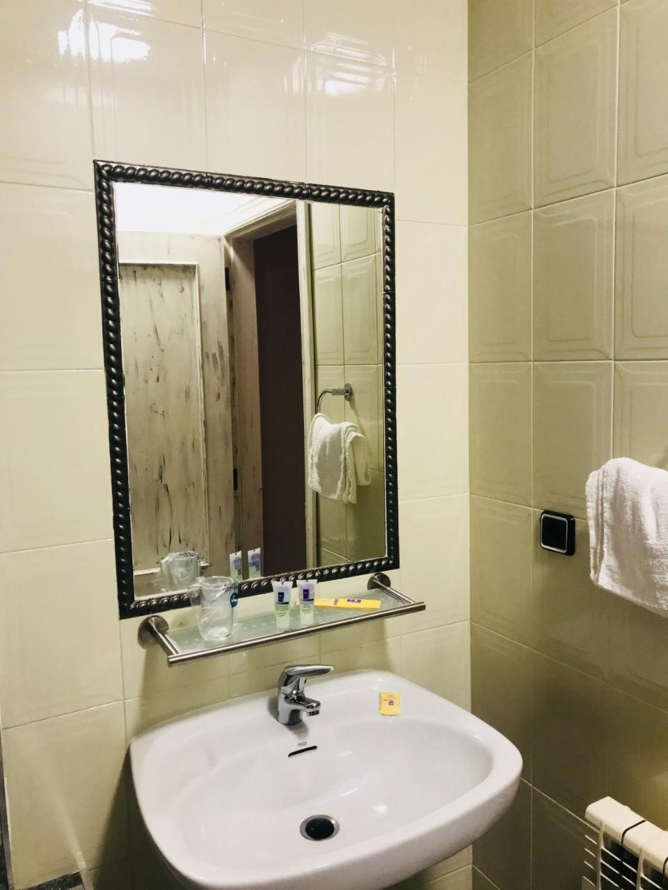 Hospedium Hotel Twist Torredonjimeno Екстериор снимка